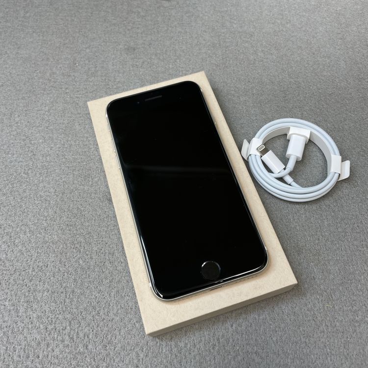 �Хåƥ꡼ 100% iPhone SE3 64GB �������饤�� ������ SIM�ե꡼ ����̵��