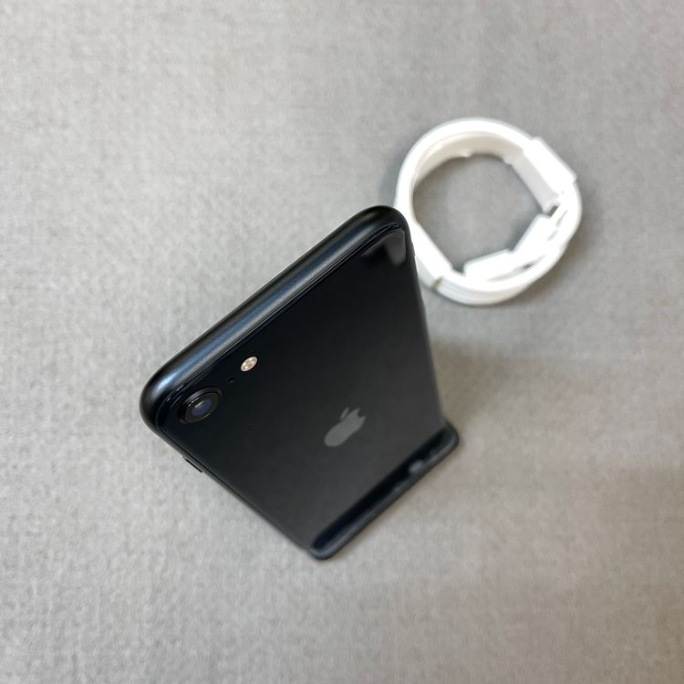 ���ʡ�̤���� iPhone SE�裳���� 128GB �ߥåɥʥ��� ������SIM�ե꡼����̵��