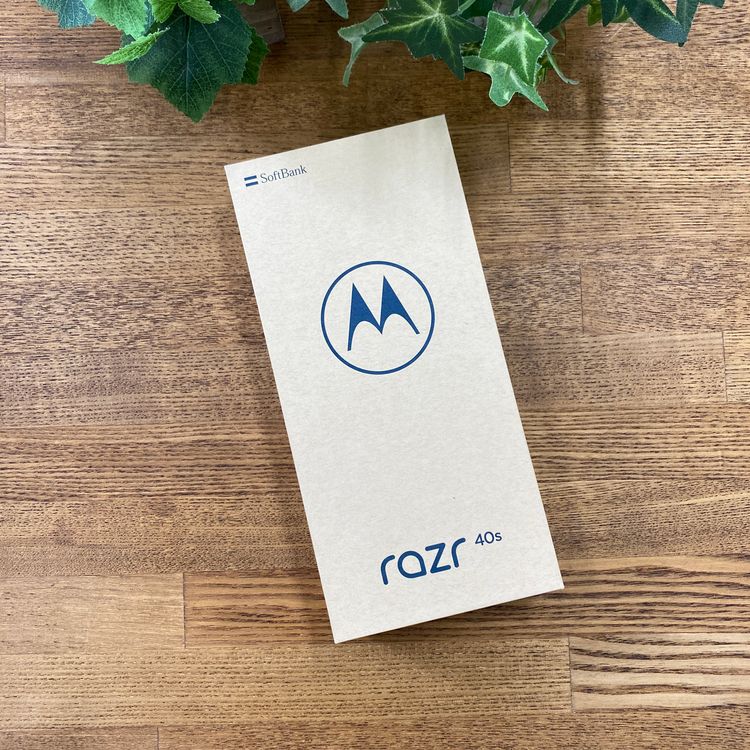 ���ʡ�̤����Motorola razr 40s �����˥饯�꡼�������SIM�ե꡼ ����̵��