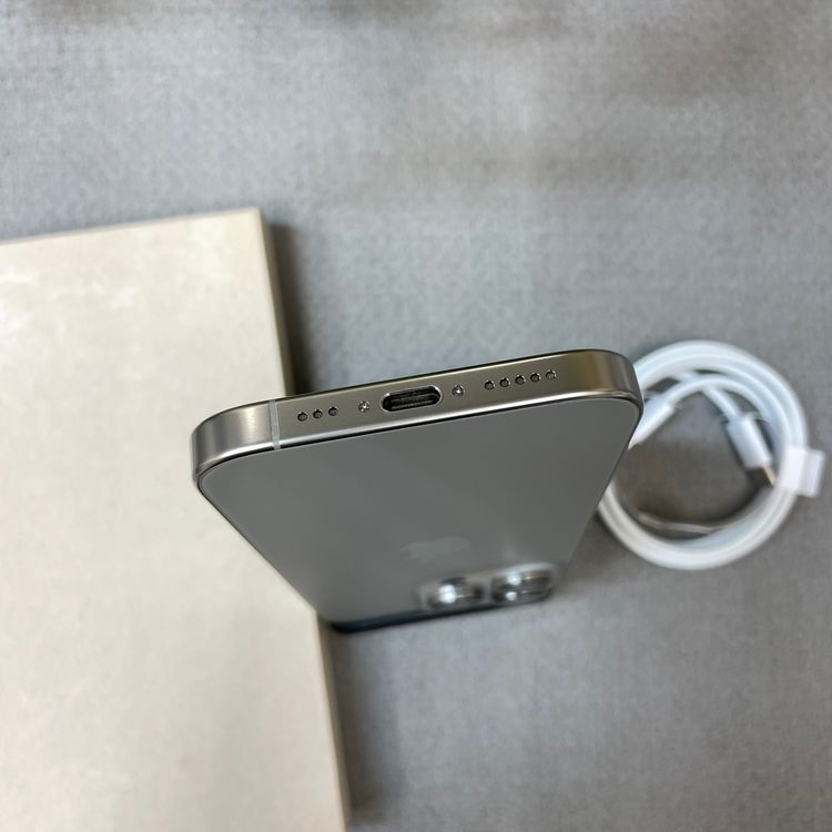 iPhone16Pro 256GB �ʥ����� ������ SIM�ե꡼����̵��