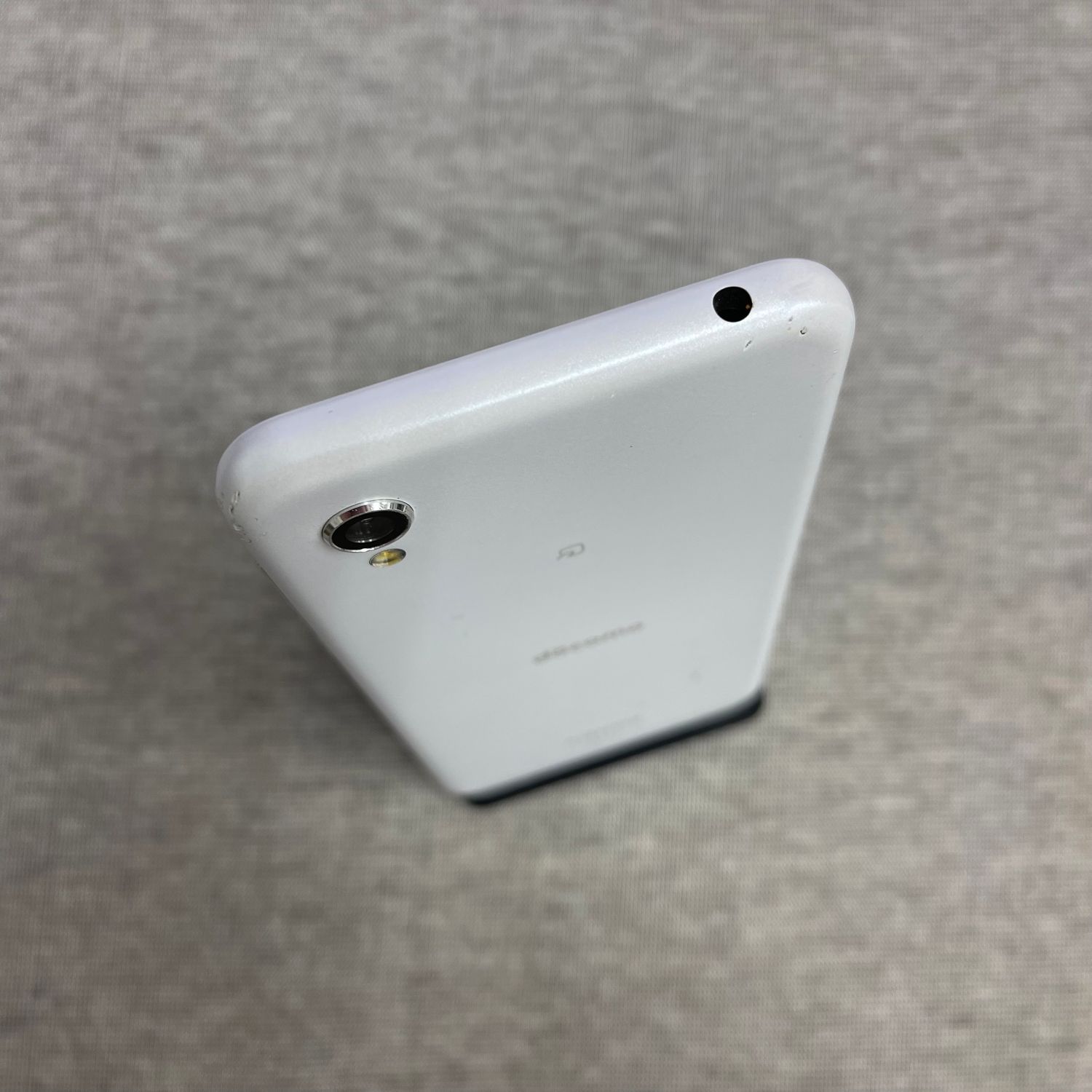 ムスビー｜Aquos Sense2 SH-01L ホワイト DOCOMO SIMフリー 送料