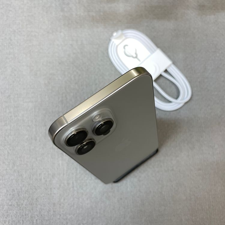 �Хåƥ꡼100% iPhone 16ProMax 512GB �ʥ����� ������ SIM�ե꡼