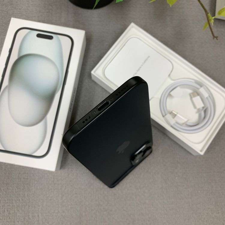 �Хåƥ꡼100% iPhone 15 128GB �֥�å������� SIM�ե꡼����̵��