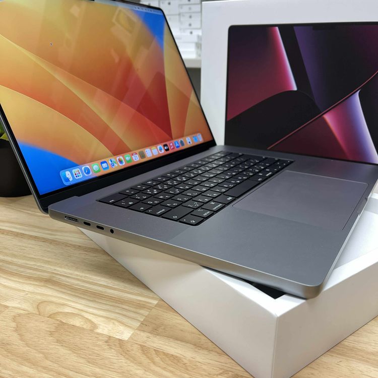 新品同様 MacBook Pro 16インチ M2Proチップ スペースグレー 送料無料 30V6L