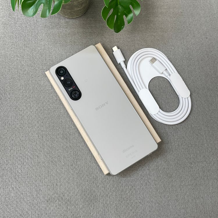 Sony Xperia 1 V SO-51D 256GB ����С� ������ SIM�ե꡼����̵��