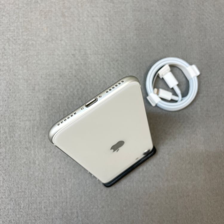 ����Ʊ�� iPhone SE��2���� 128GB �ۥ磻�� ������SIM�ե꡼����̵��