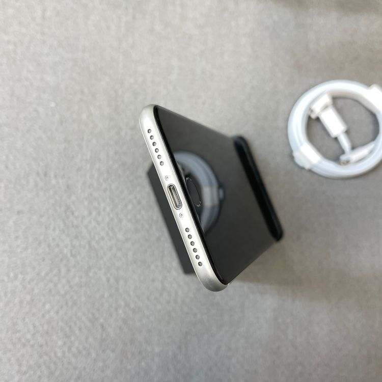 ���� iPhone SE2 64Gb �ۥ磻�� ������ SIM�ե꡼ ����̵�� 13826