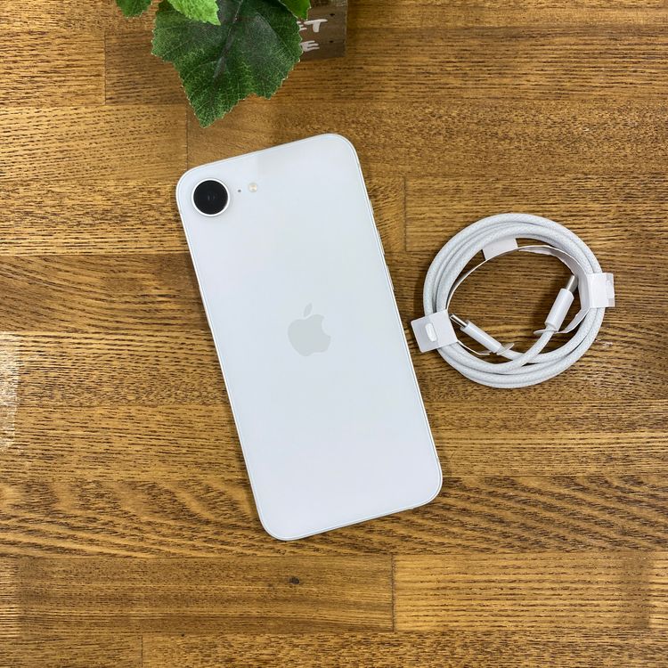 �Хåƥ꡼100% iPhone 16e 128GB �ۥ磻�� ������ SIM�ե꡼����̵��