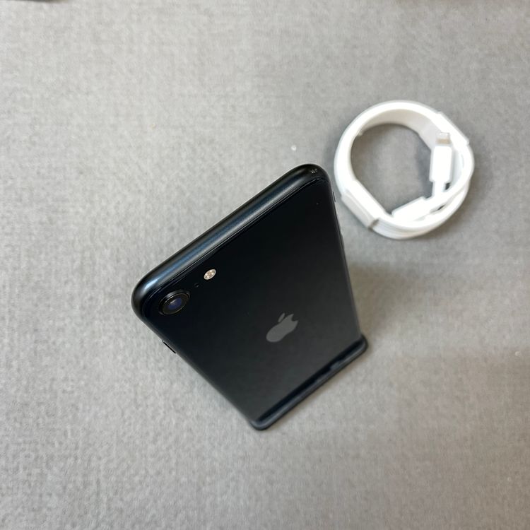 �Хåƥ꡼ 94% iPhone SE�裳���� 128GB �ߥåɥʥ��� ������SIM�ե꡼����̵��