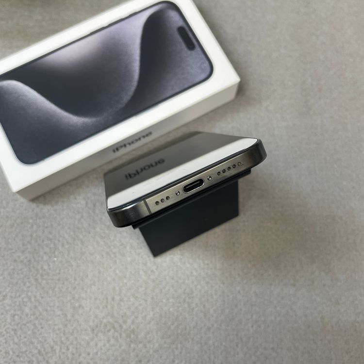 iPhone 15Pro 128GB �֥�å� ������ SIM�ե꡼ ����̵��