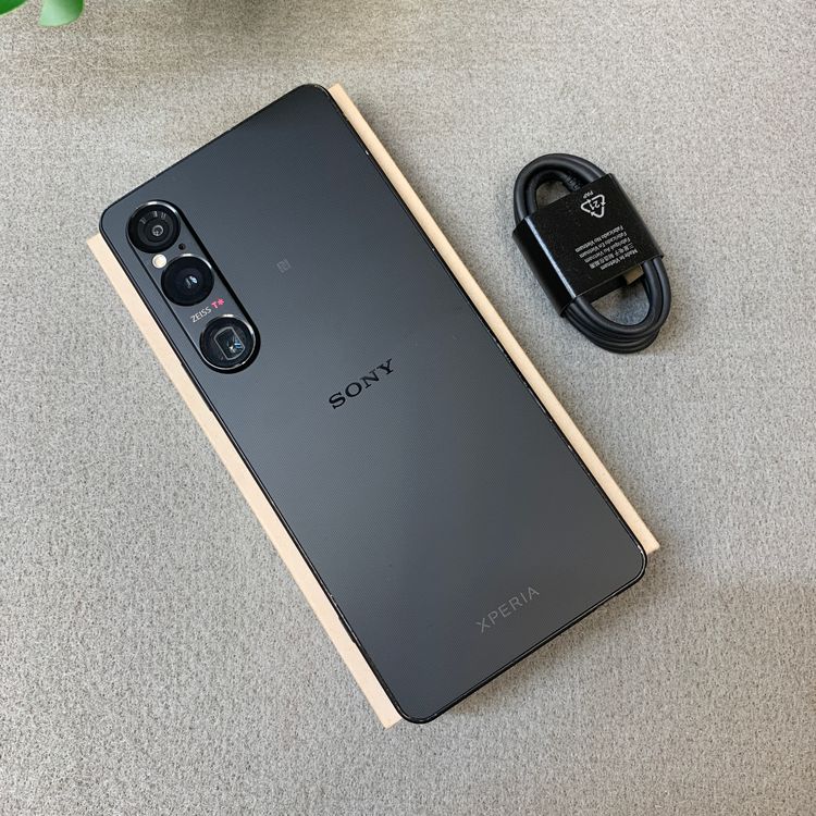 Sony Xperia 1 VI SO-51E 256GB �֥�å� �ɥ����� SIM�ե꡼����̵��