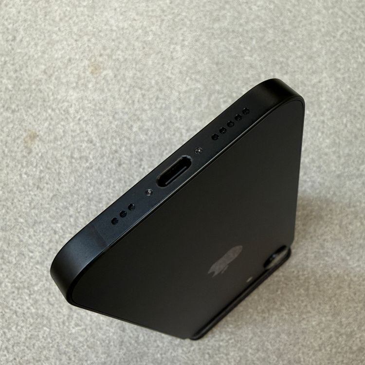 �Хåƥ꡼100% iPhone 16e 128GB �֥�å� ������SIM�ե꡼����̵��