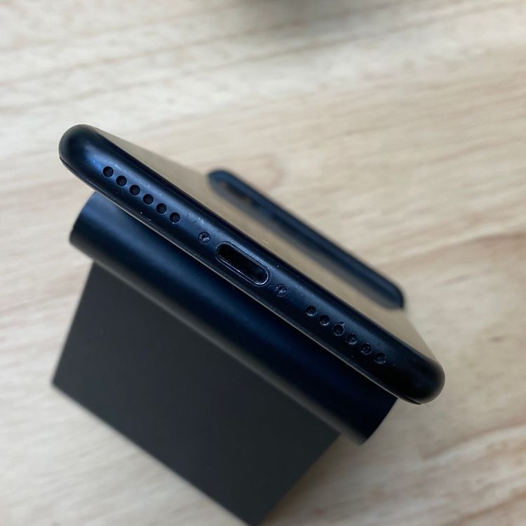 �Хåƥ꡼ 84% iPhone 7 32GB �֥�å������� SIM�ե꡼����̵��