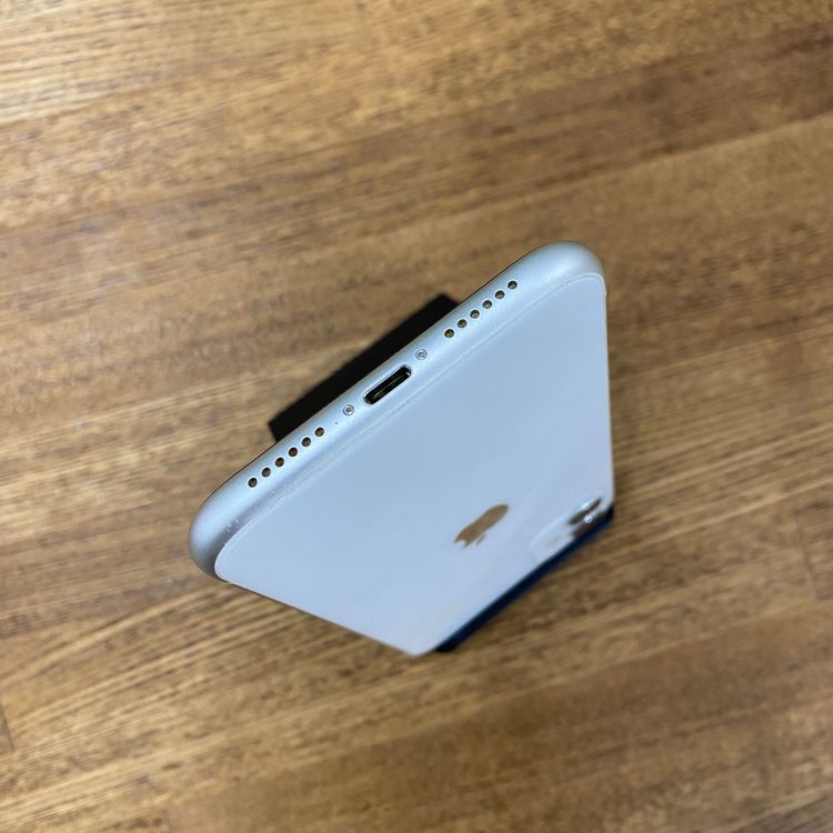 iPhone 11 64GB �ۥ磻�ȹ����� SIM�ե꡼����̵��