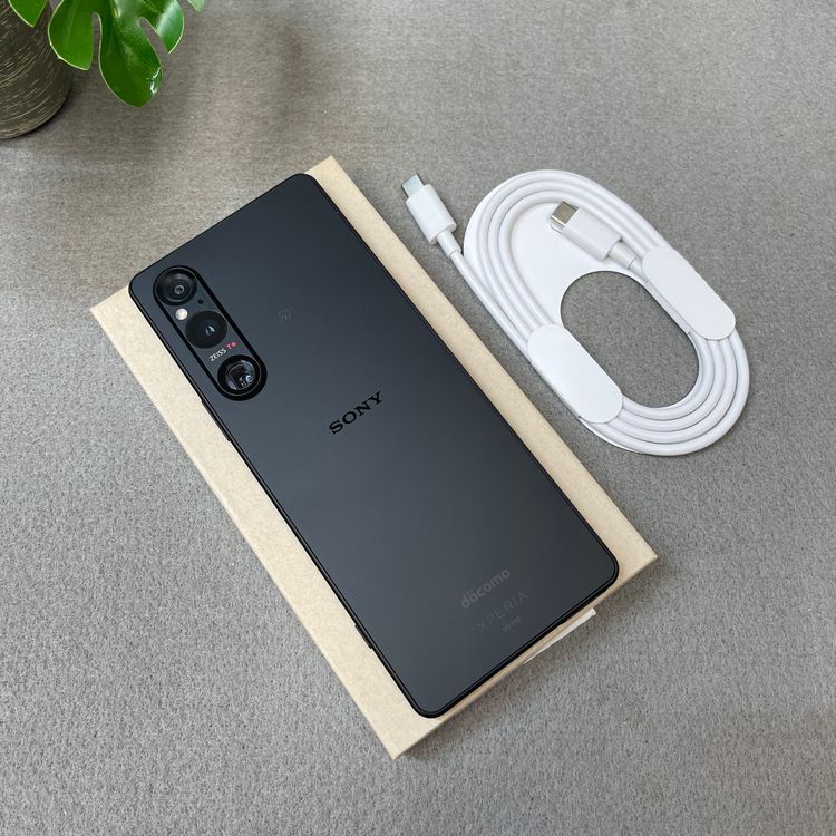 Sony Xperia 1 V SO-51D 256GB �֥�å� ������ SIM�ե꡼����̵��