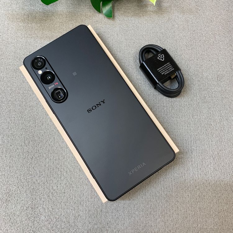 Sony Xperia 1 VI SO-51E 256GB �֥�å� �ɥ����� SIM�ե꡼����̵��