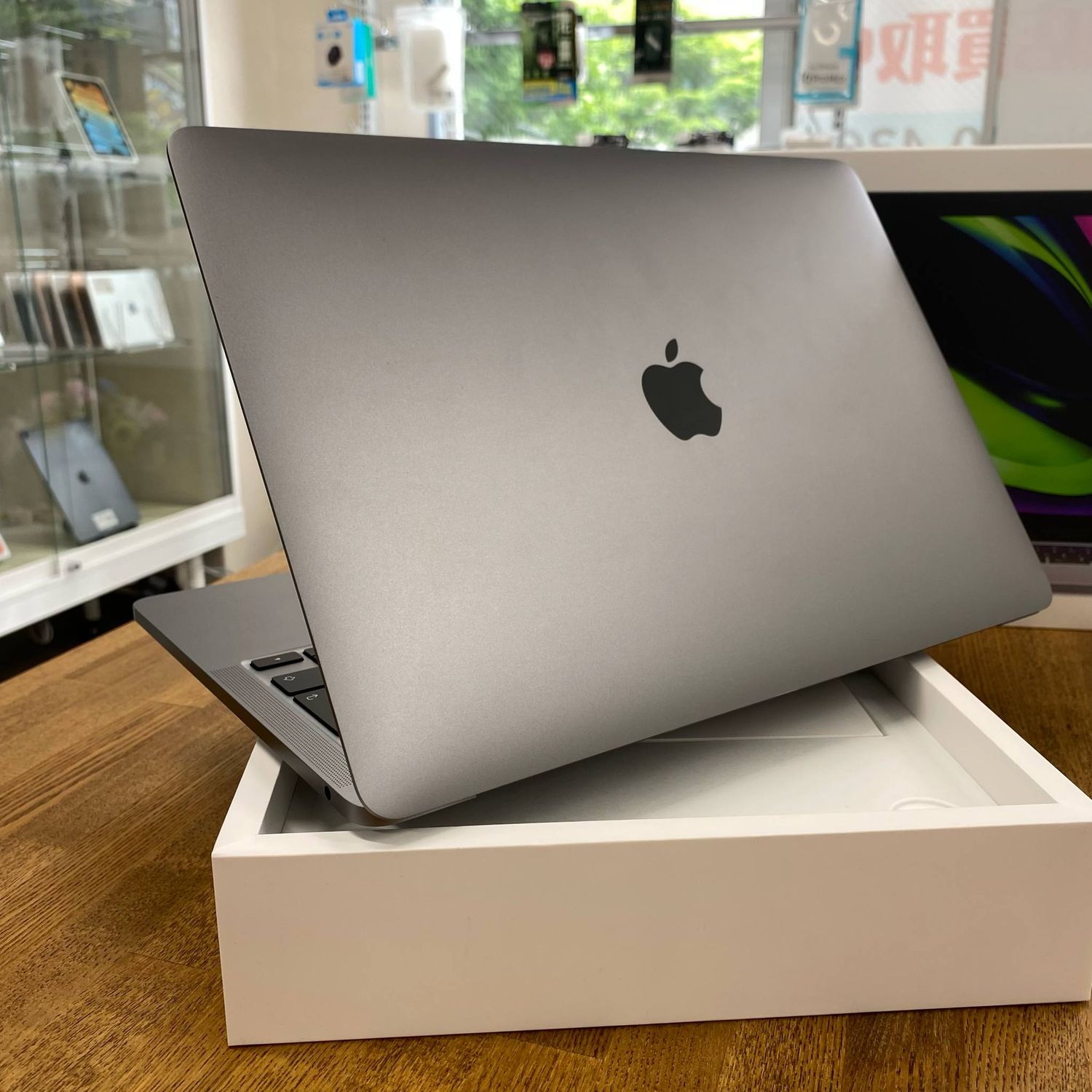 【専用】Apple MacBook Pro 13インチ スペースグレー 16GB ムスビー|MacBook Pro 13インチ M2チップ スペースグレー2022年