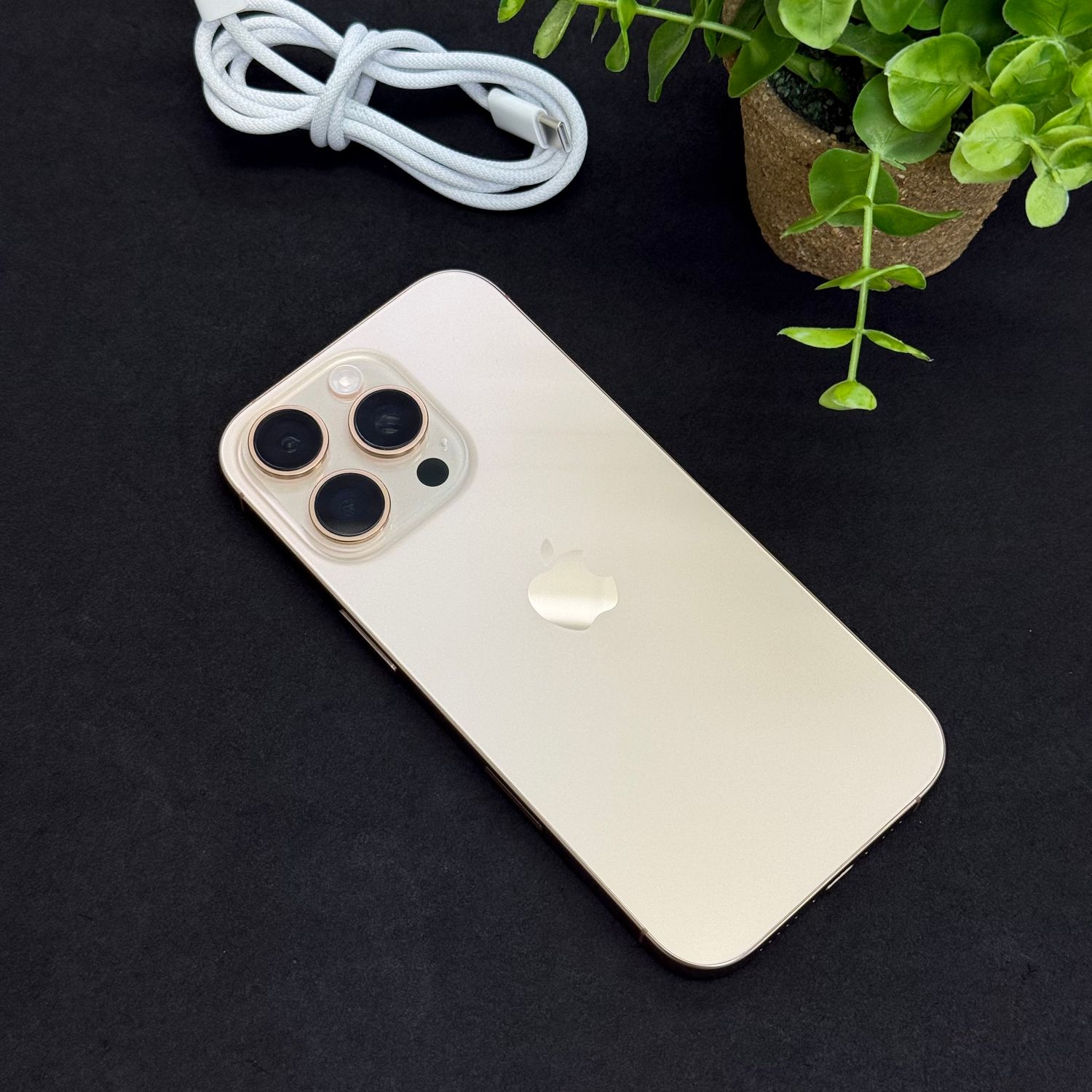 ムスビー｜iPhone16 Pro 256GB デザート 国内版 SIMフリー送料無料 