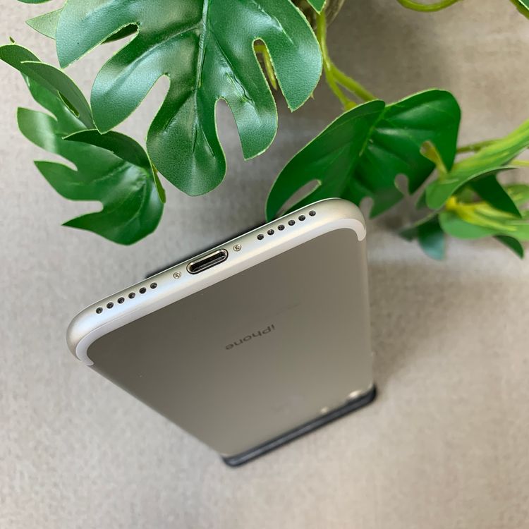 �Хåƥ꡼ 98% iPhone 7 32GB ����С� ������ SIM�ե꡼����̵��