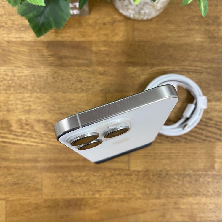 iPhone 15Pro 256GB �ۥ磻�� ������ SIM�ե꡼ ����̵��