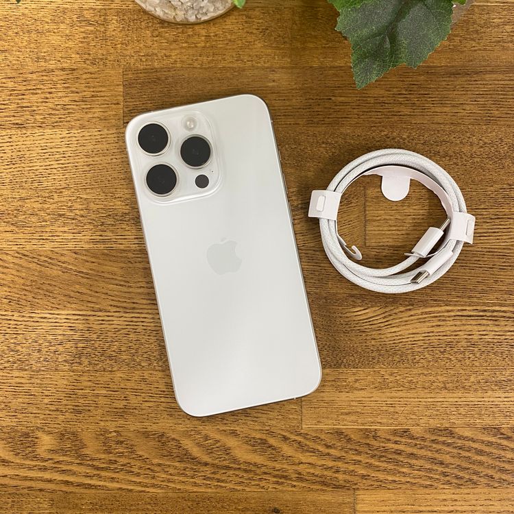 iPhone 15Pro 128GB �ۥ磻�� ������ SIM�ե꡼����̵��