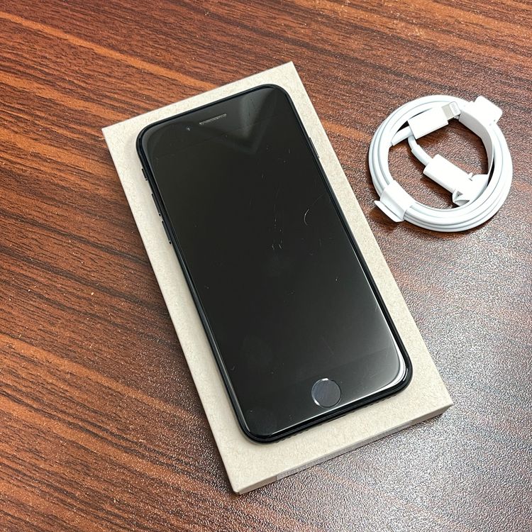 �Хåƥ꡼ 94% iPhone SE3 64GB �ߥåɥʥ��� ������ SIM�ե꡼ ����̵��