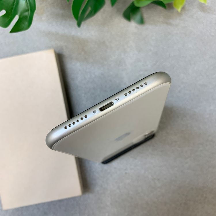 iPhone11 64GB �ۥ磻�� ������ SIM�ե꡼����̵��