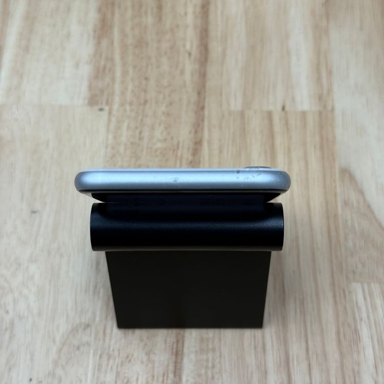 iPhoneSE 2 64GB SIMե꡼ ۥ磻 ̵