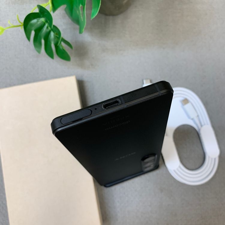 Sony Xperia 1 V SO-51D 256GB �֥�å� ������ SIM�ե꡼����̵��