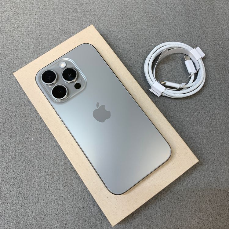 �Хåƥ꡼ 90% iPhone 15Pro 128GB �ʥ����� ������ SIM�ե꡼����̵��