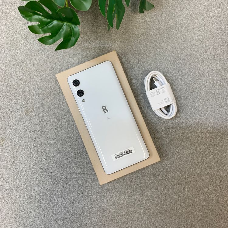 Rakuten Hand P710 64GB ������ SIM�ե꡼����̵��