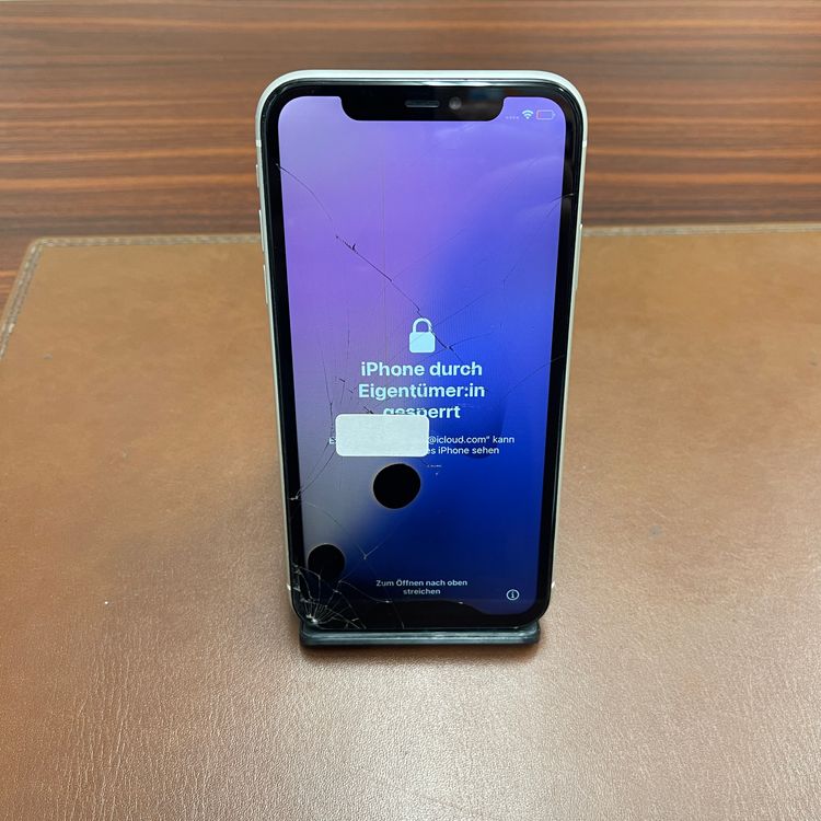 ������� iPhone 11 �ۥ磻�ȡ�ȯ��̵��