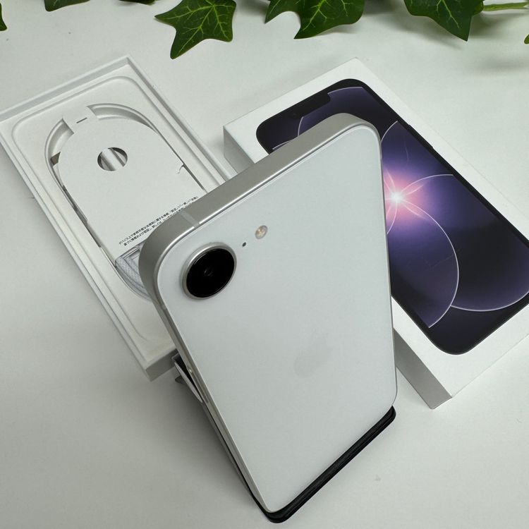 �Хåƥ꡼94% iPhone 16e 128GB �ۥ磻�� Apple��SIM�ե꡼
