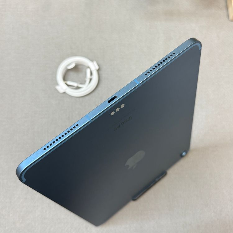����Ʊ�� iPad Air �裵���� M1���å� 256GB �֥롼 Cellular��
