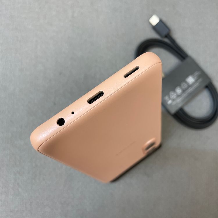 ����Ʊ�� Arrows We2 F-52E 64GB ����� �ɥ����� SIM�ե꡼ ����̵��