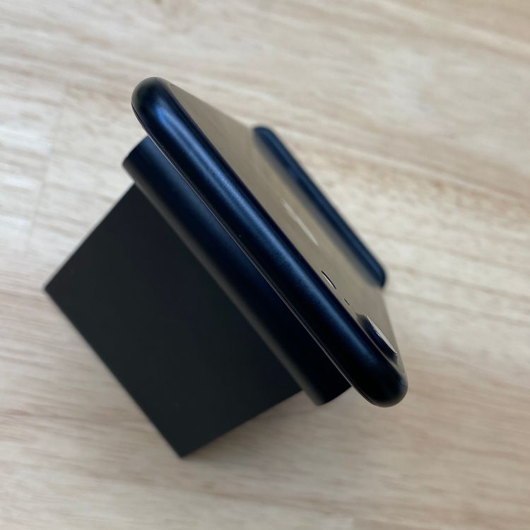 �Хåƥ꡼ 98% iPhone 7 32GB �֥�å��������� SIM�ե꡼����̵��