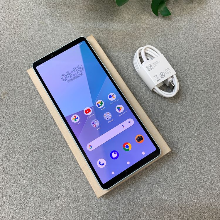 ����Ʊ�� Xperia 10VI 128GB �֥롼 SOG14 AU�� SIM�ե꡼ ����̵��