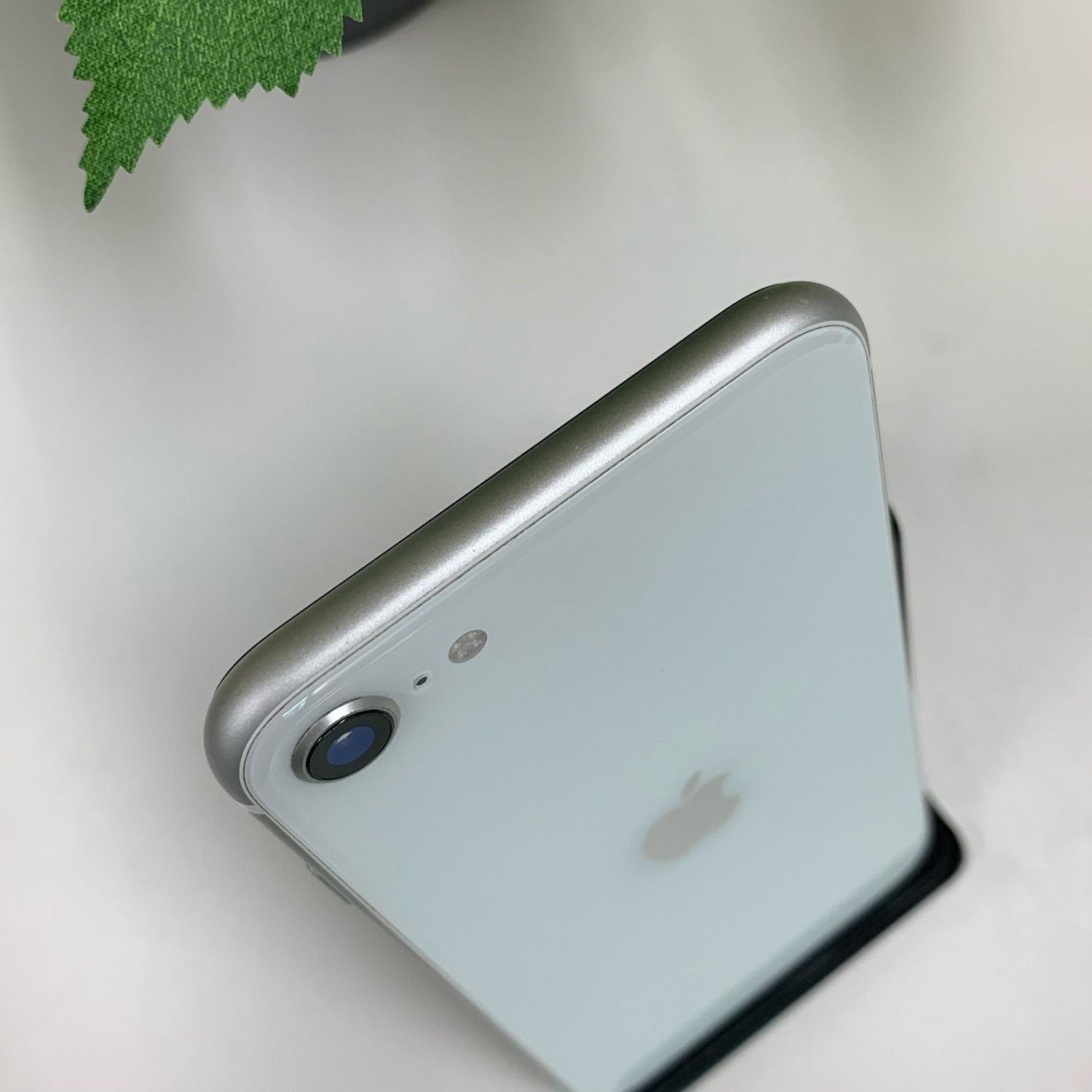 iPhoneSE 第2世代 128GB ホワイト 国内版SIMフリー 美品 ムスビー|iPhone SE 第2世代 128GB ホワイト 国内版SIMフリー