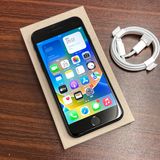 �Хåƥ꡼ 95% iPhone SE3 64GB �ߥåɥʥ��� ������ SIM�ե꡼ ����̵��