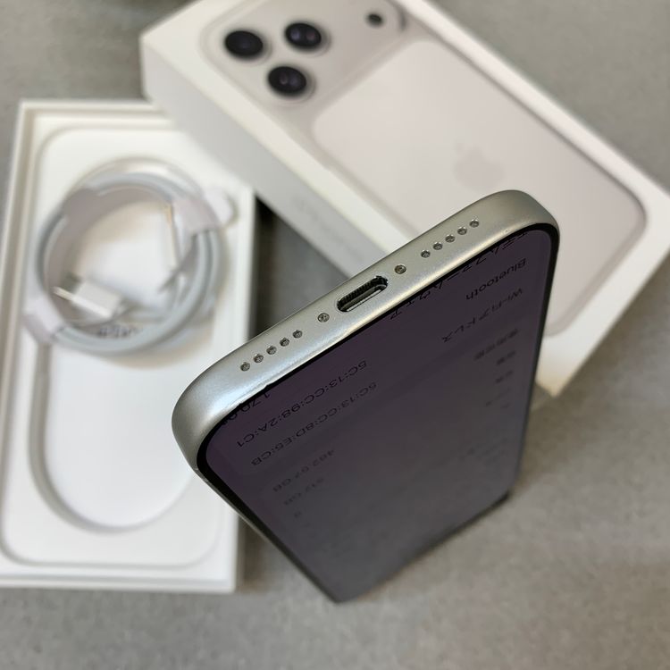 �Хåƥ꡼94% iPhone 17Pro 512GB ����С�AU�� SIM�ե꡼