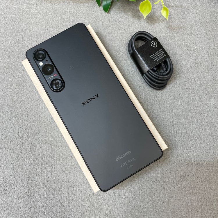 Sony Xperia 1 V SO-51D 256GB �֥�å� �ɥ����� SIM�ե꡼����̵��