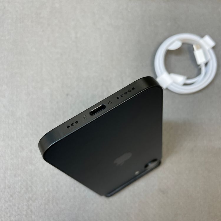 �Хåƥ꡼100% iPhone 16e 128GB �֥�å� Apple�� SIM�ե꡼