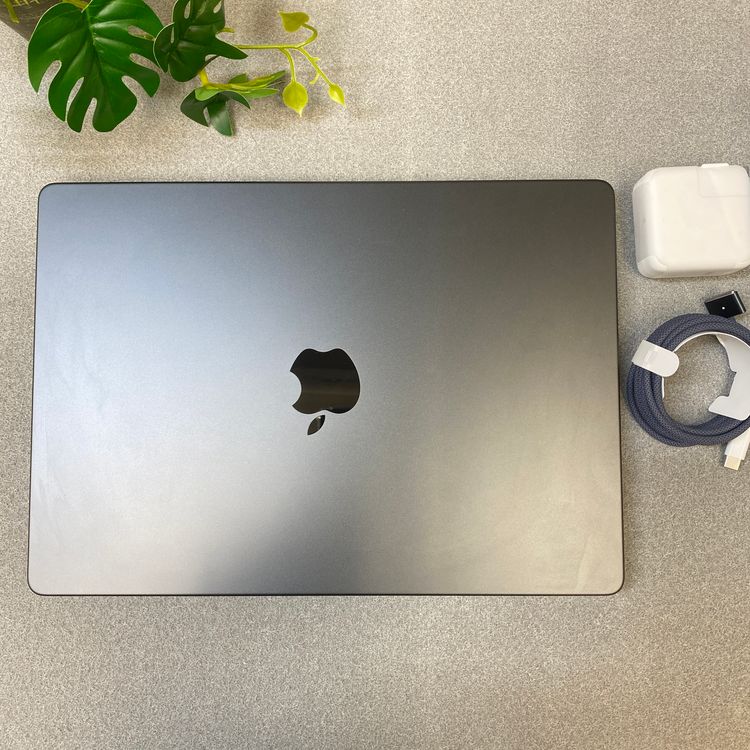 �Хåƥ꡼97% MacBook Pro 14����� 2025 M5 24GB 1TB ȯ��̵��
