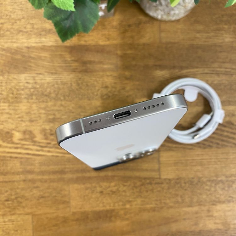 iPhone 15Pro 256GB �ۥ磻�� ������ SIM�ե꡼ ����̵��