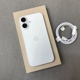 �Хåƥ꡼ 95% iPhone 16 128GB �ۥ磻�� Apple�� SIM�ե꡼����̵��