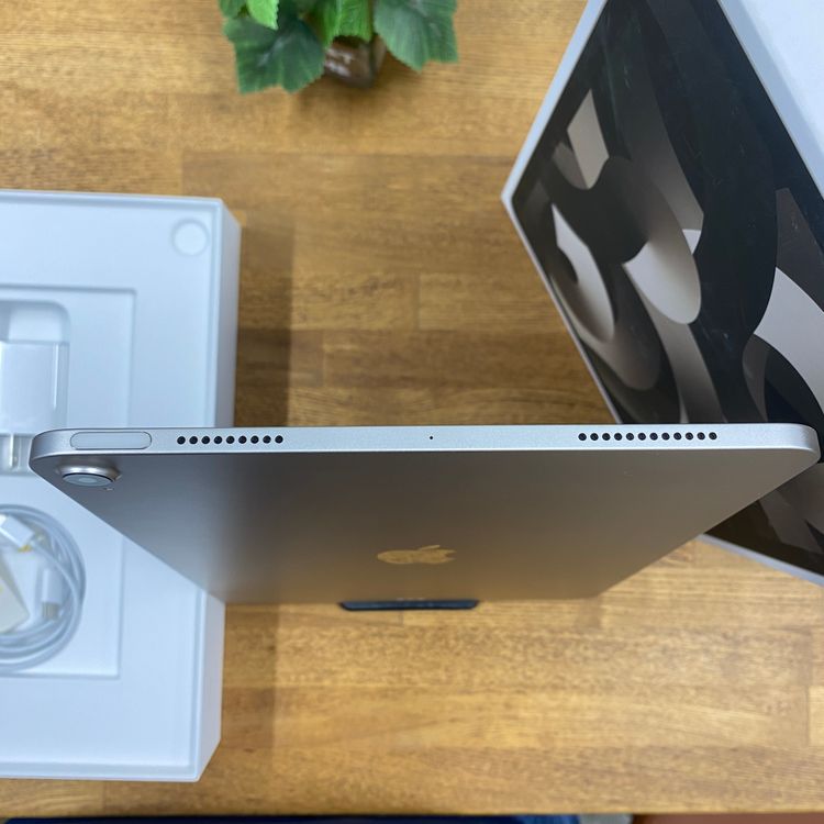 iPad Air(��5����) 64GB �������饤�� Wi-Fi��ǥ� ����̵��