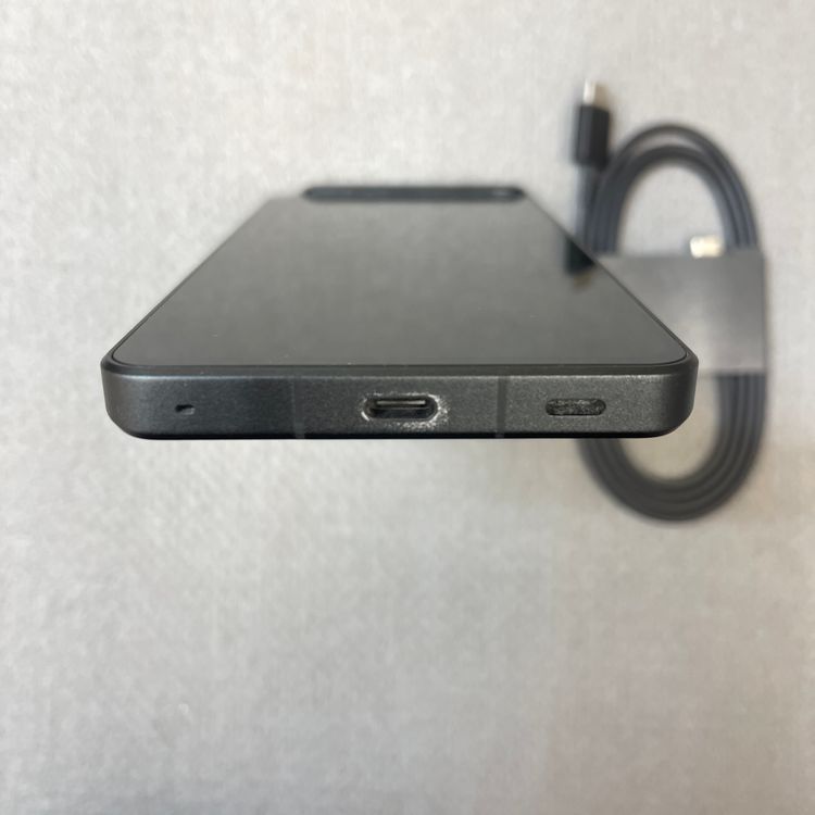 AQUOS R8 Pro 256GB �֥�å� ������ SIM�ե꡼����̵��