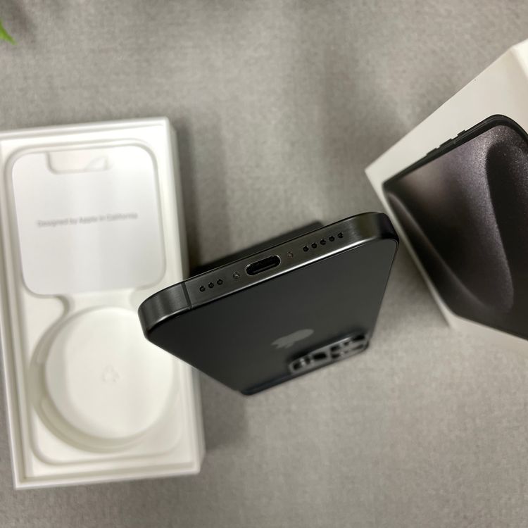 iPhone 15Pro 256GB �֥�å������� SIM�ե꡼ ����̵��