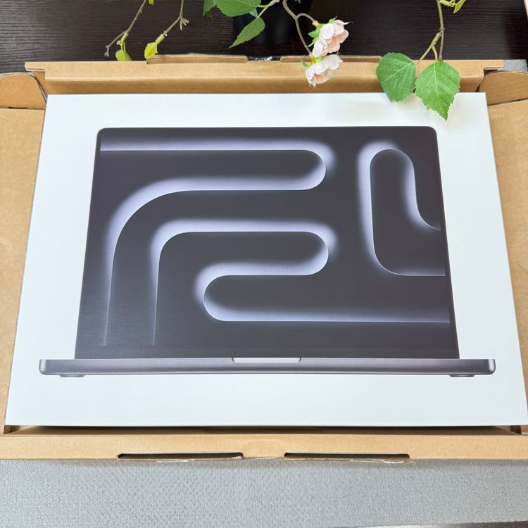 ���ʡ�̤���� MacBook Pro 16����� M5 Max���å� 2TB 6K24R