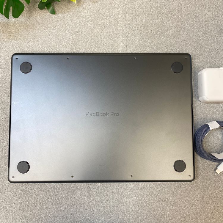 �Хåƥ꡼97% MacBook Pro 14����� 2025 M5 24GB 1TB ȯ��̵��